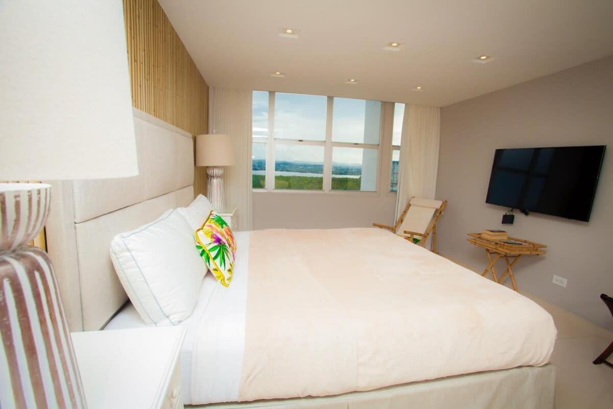 2Br Gem Ocean Front Building Isla Verde Beach 圣胡安 外观 照片